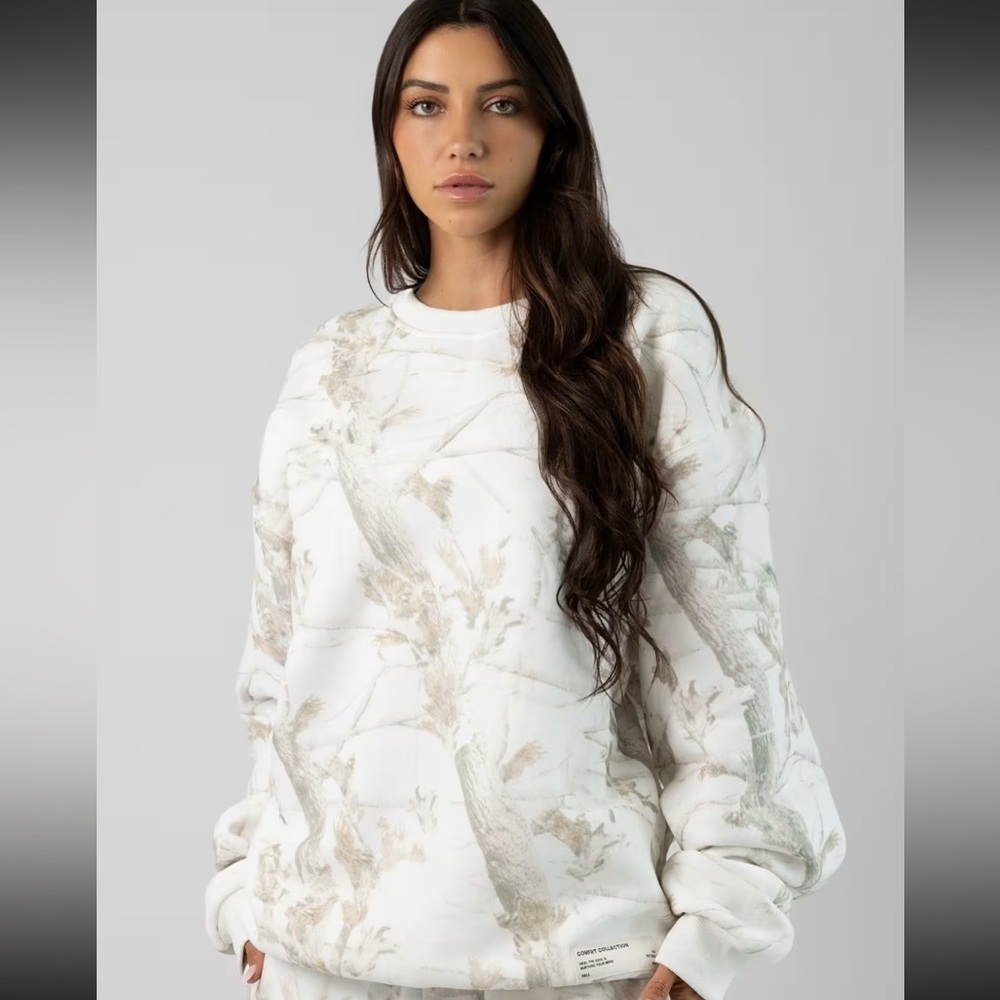Like New Comfrt White Camo Crew